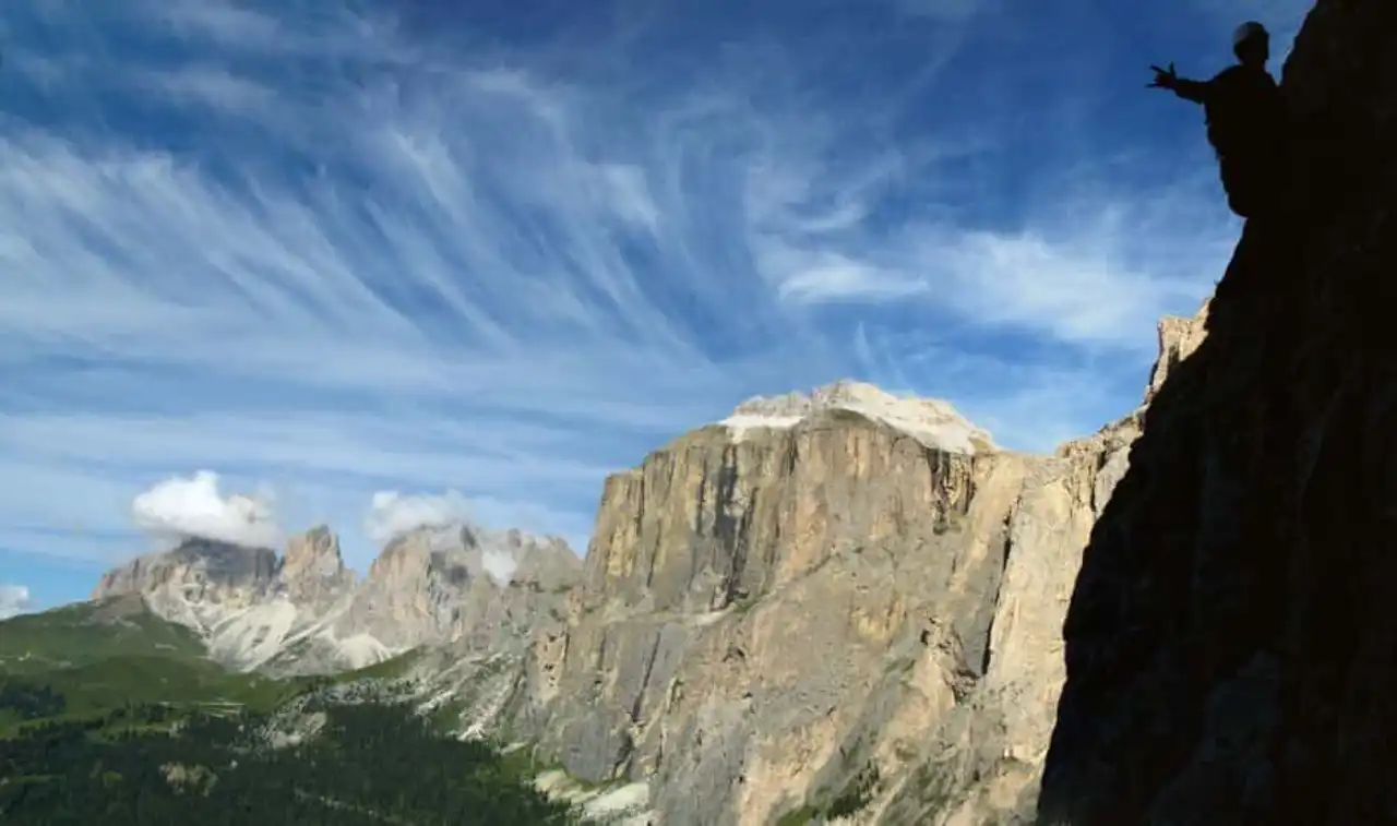 photos of impressive climbing spots