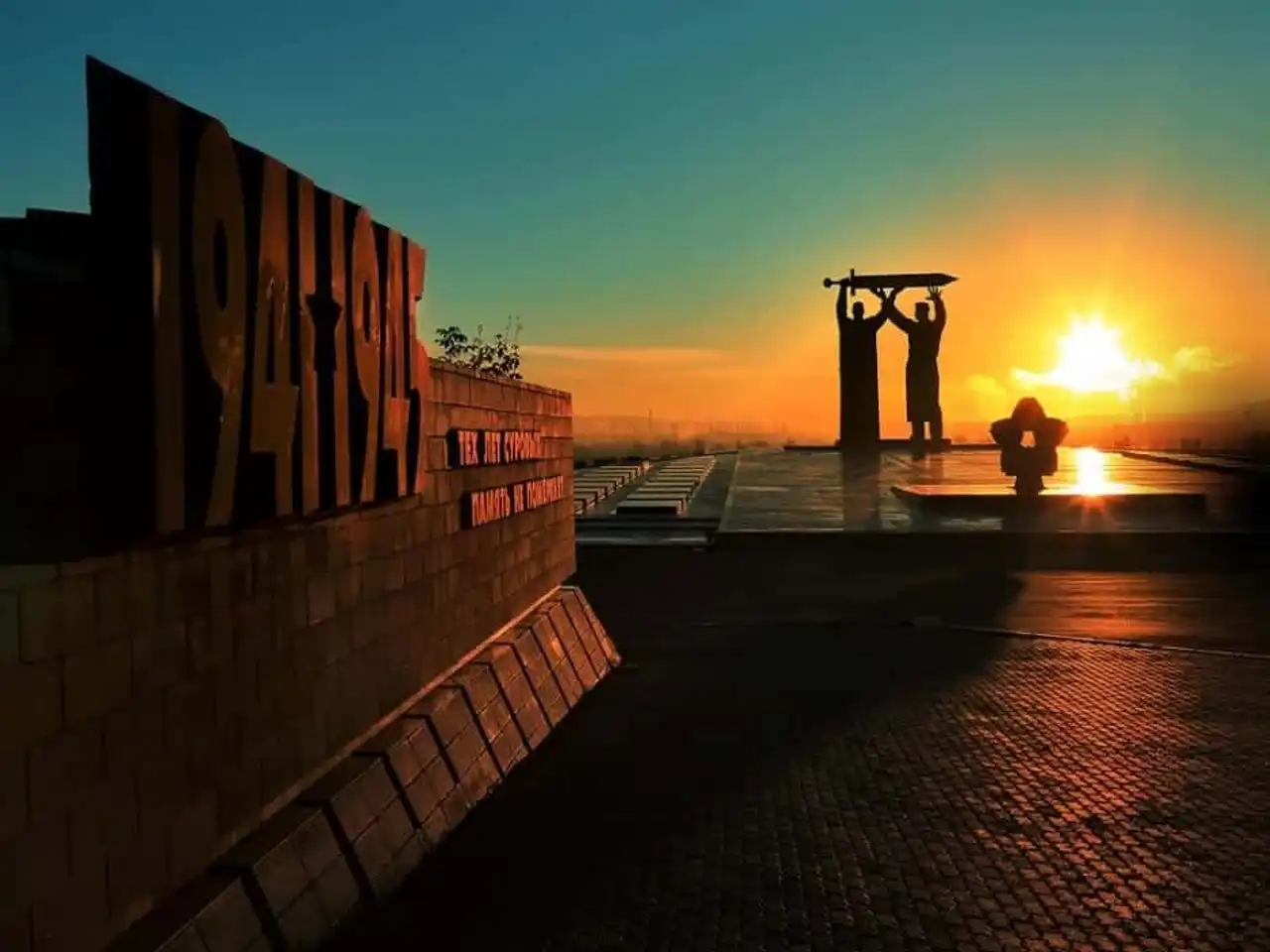 gigantic, colossal and enormous statues and monuments in the world